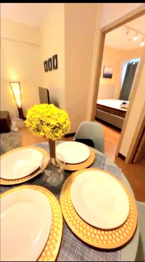 The Lancris Residences, 2 Bedrooms, 1 Bathroom, Living-Room, Kitchen & Pool Is Free Paranaque City Extérieur photo