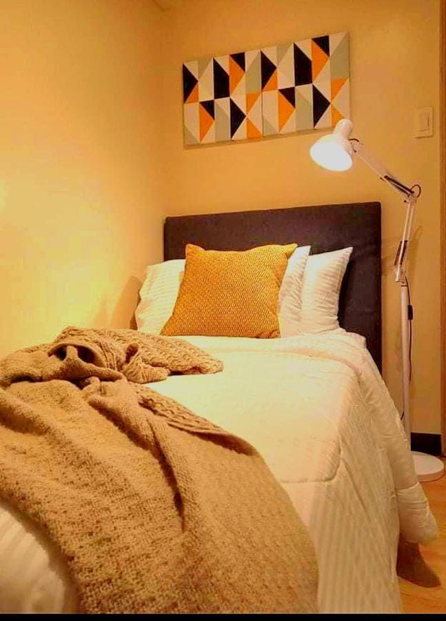 The Lancris Residences, 2 Bedrooms, 1 Bathroom, Living-Room, Kitchen & Pool Is Free Paranaque City Extérieur photo