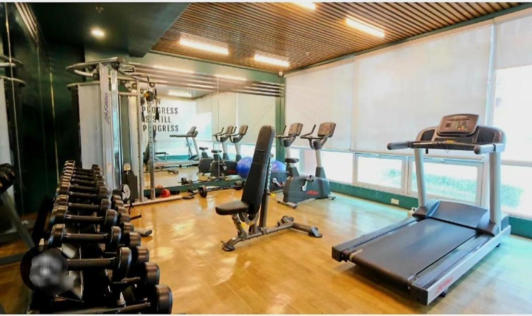 The Lancris Residences, 2 Bedrooms, 1 Bathroom, Living-Room, Kitchen & Pool Is Free Paranaque City Extérieur photo